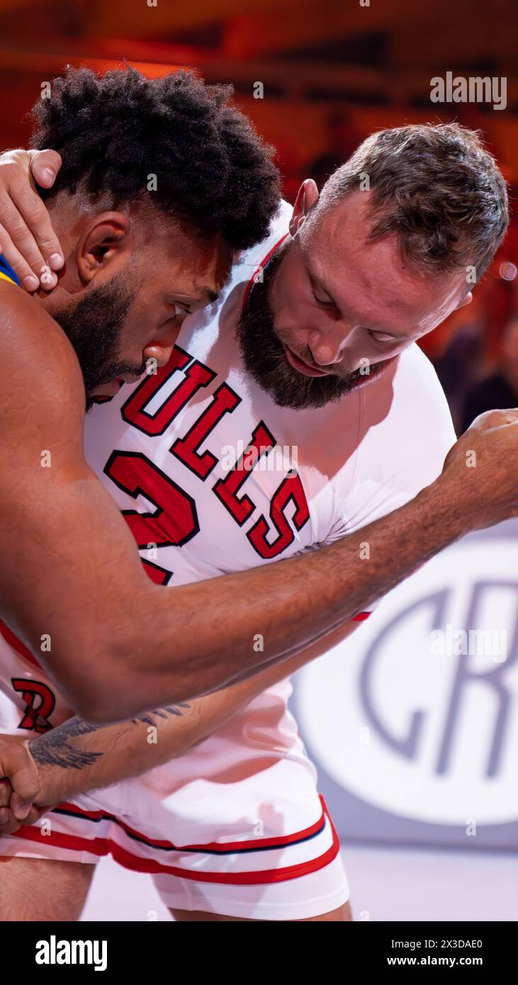 Craig Jones, star brésilienne du JIU Jitsu, et Phil Rowe, poids-Britannique de l'UFC, se bloquent pendant Karaté combat 44 à Mexcio City, au Mexique Banque D'Images