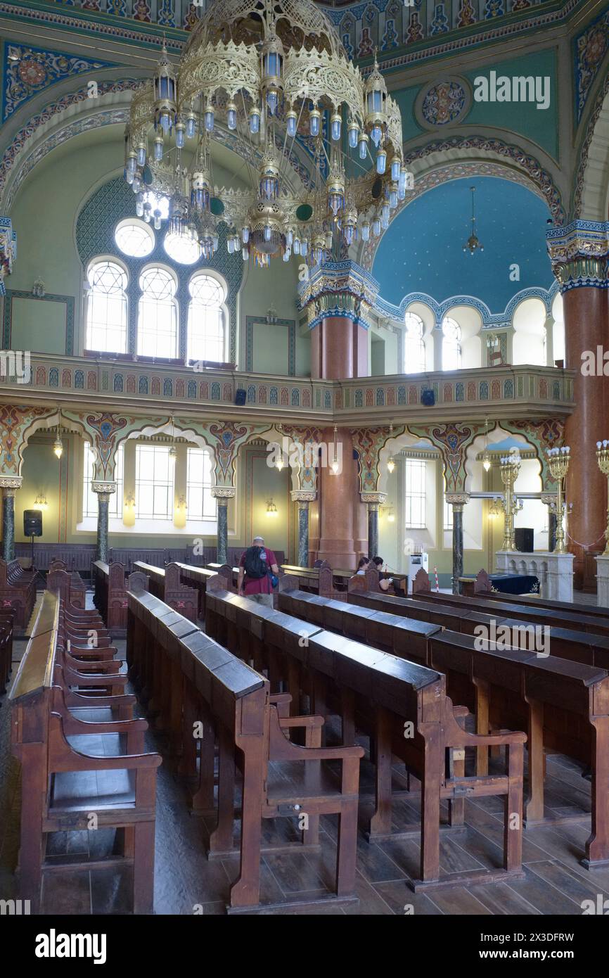 Bulgarie, Sofia ; les gens dans la synagogue Banque D'Images