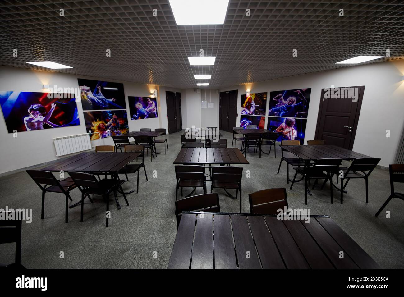 MOSCOU, RUSSIE - 1er février 2018 : intérieur d'un café dans le théâtre romain Viktyouk au Rusakov Workers Club sur la rue Stromynka. Banque D'Images