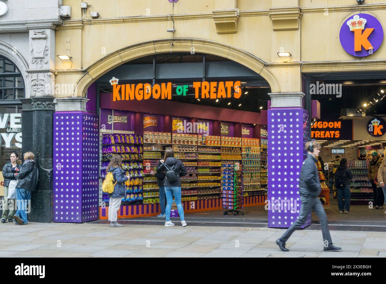 Kingdom of Treats à Coventry Street, Londres. Un magasin de bonbons de style américain précédemment nommé Kingdom of Sweets. Banque D'Images