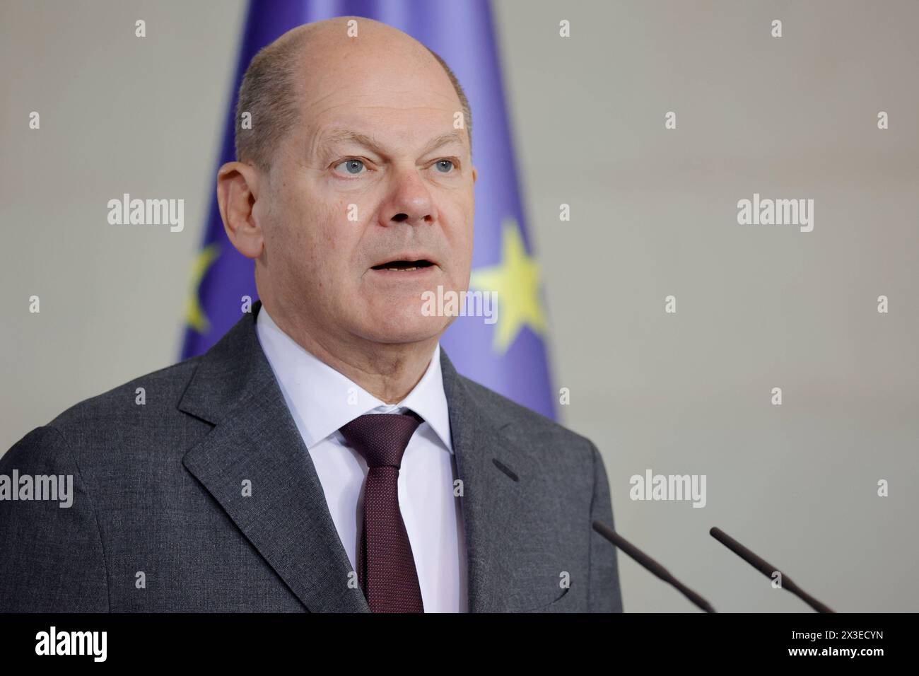 Bundeskanzler Olaf Scholz, Deutschland, Berlin, Bundeskanzleramt, Pressekonferenz des BK und des Präsidenten der Republik Aserbaidschan, Ilham Alijew *** Chancelier fédéral Olaf Scholz, Allemagne, Berlin, Chancellerie fédérale, Conférence de presse du Chancelier fédéral et du Président de la République d'Azerbaïdjan, Ilham Aliyev Banque D'Images