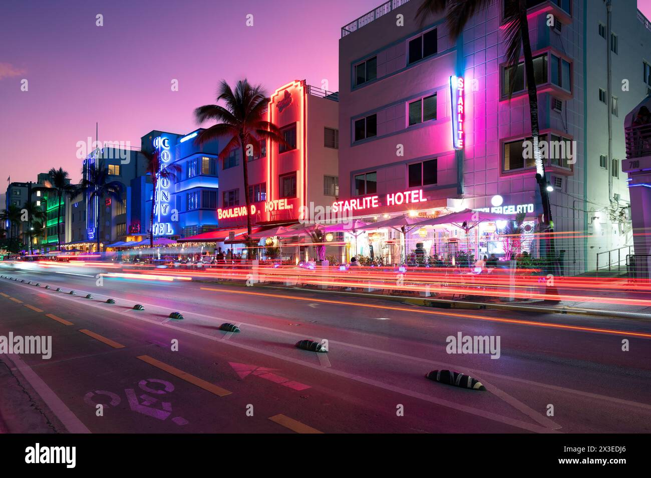 South Beach, Miami, Floride, États-Unis - Hôtels, bars et restaurants à Ocean Drive, dans le célèbre quartier art déco. Banque D'Images
