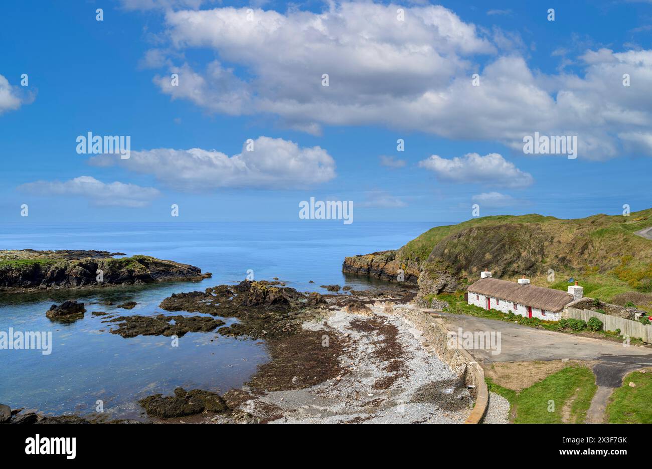 Ancien cottage à Niarbyl Beach, île de Man, Angleterre, Royaume-Uni Banque D'Images