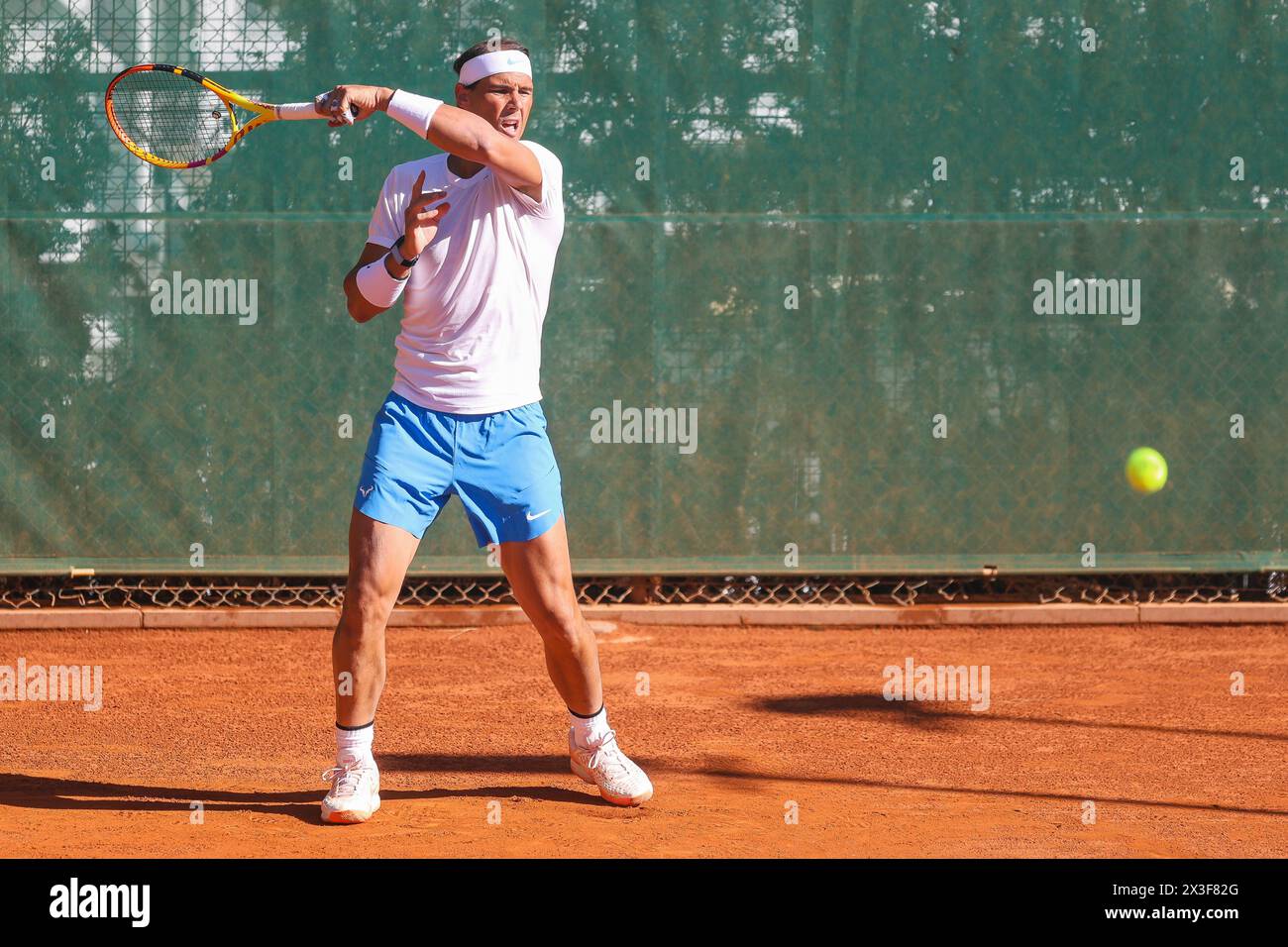 Barcelone, Espagne. 14 avril 2024. Le joueur de tennis Rafael Nadal vu lors d'une séance d'entraînement au tournoi Barcelona Open Banc Sabadell à Barcelone. (Crédit photo : Gonzales photo - Ainhoa Rodriguez Jara). Banque D'Images