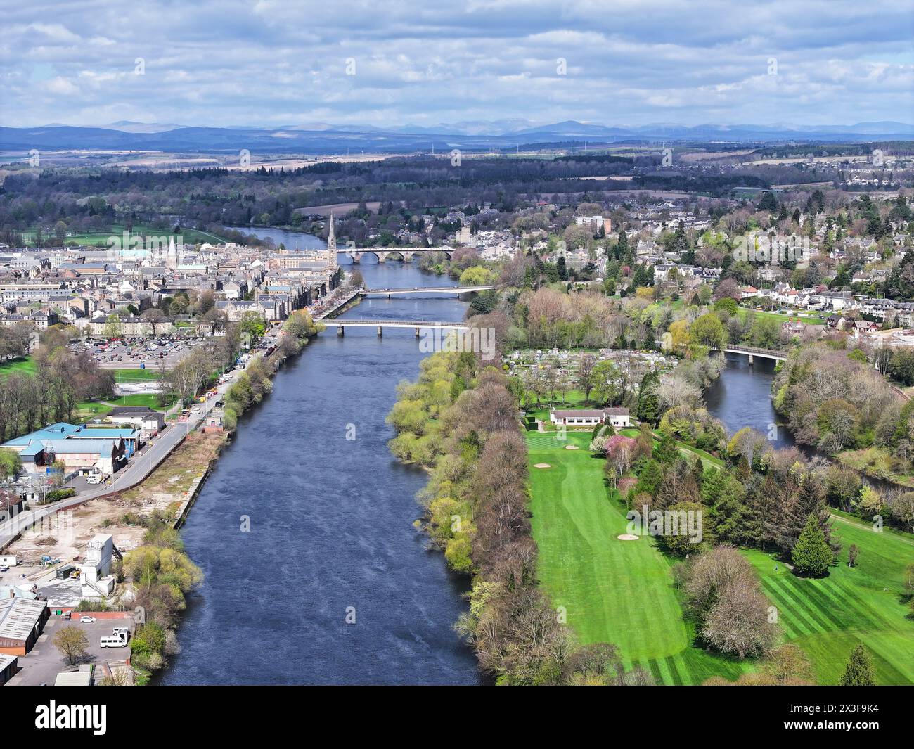 Vue aérienne de Perth en Écosse par drone Banque D'Images