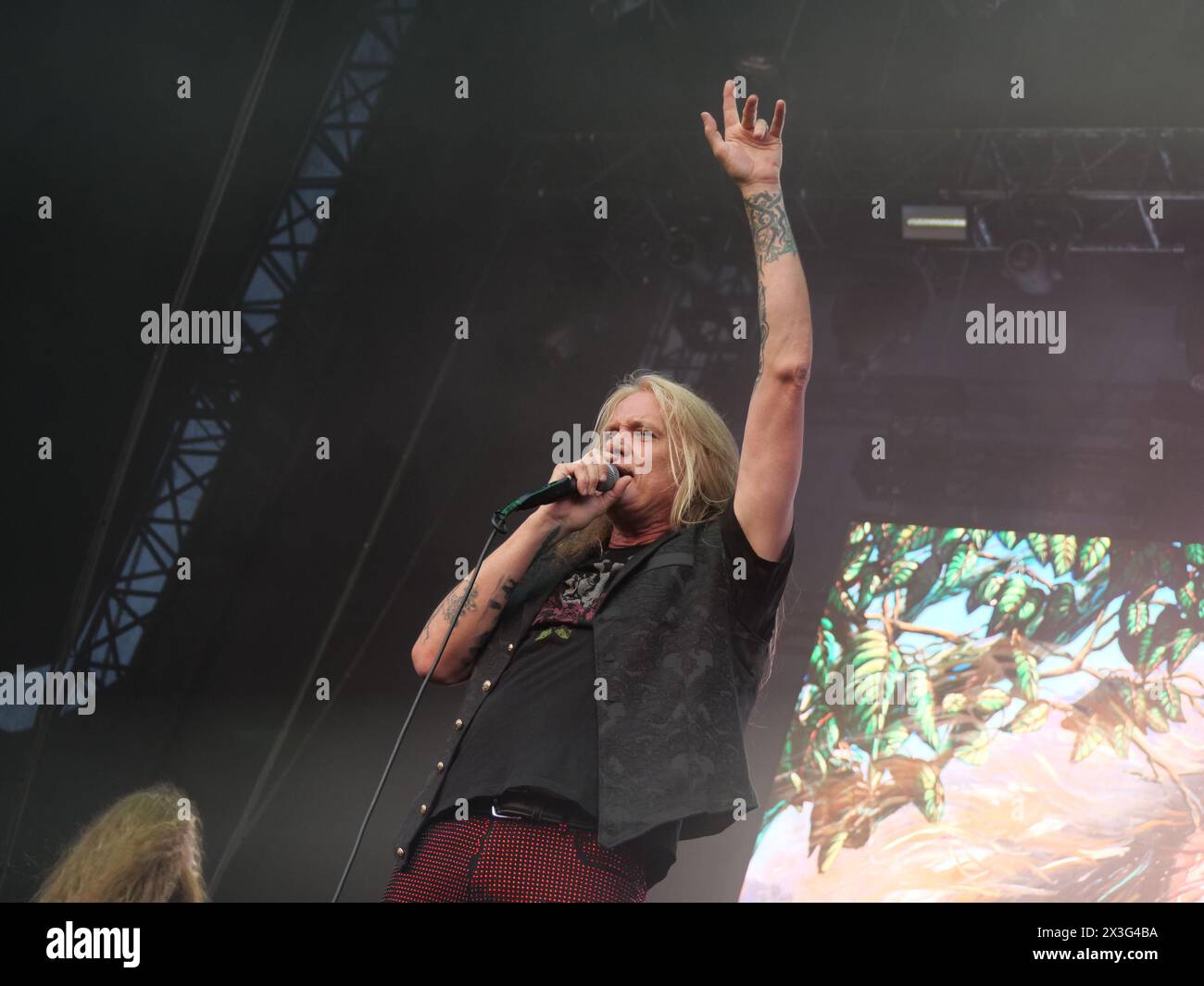 Sao Paulo, Sao Paulo, Brésil. 26 avril 2024. SAO PAULO, (SP) - 04/26/2024 - SUMMER BREEZE/SHOW/SP - performance de Sebastian Bach lors de la première journée du festival Summer Breeze au Memorial da America Latina, à l'ouest de Sao Paulo. L’un des plus grands événements rock du pays a lieu les 26, 27 et 28 avril. (Foto : Fabricio Bomjardim/Thenews2/Zumapress) (crédit image : © Fabricio Bomjardim/TheNEWS2 via ZUMA Press Wire) USAGE ÉDITORIAL SEULEMENT! Non destiné à UN USAGE commercial ! Banque D'Images