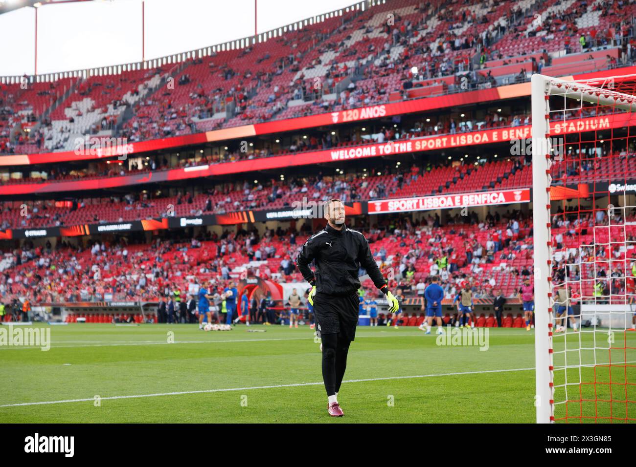 Pau Lopez pendant le match de l'UEFA Europa League entre SL Benfica et Olympique de Marseille à l'Estadio Da Luz, Lisbonne, Portugal. (Maciej Rogowski) Banque D'Images