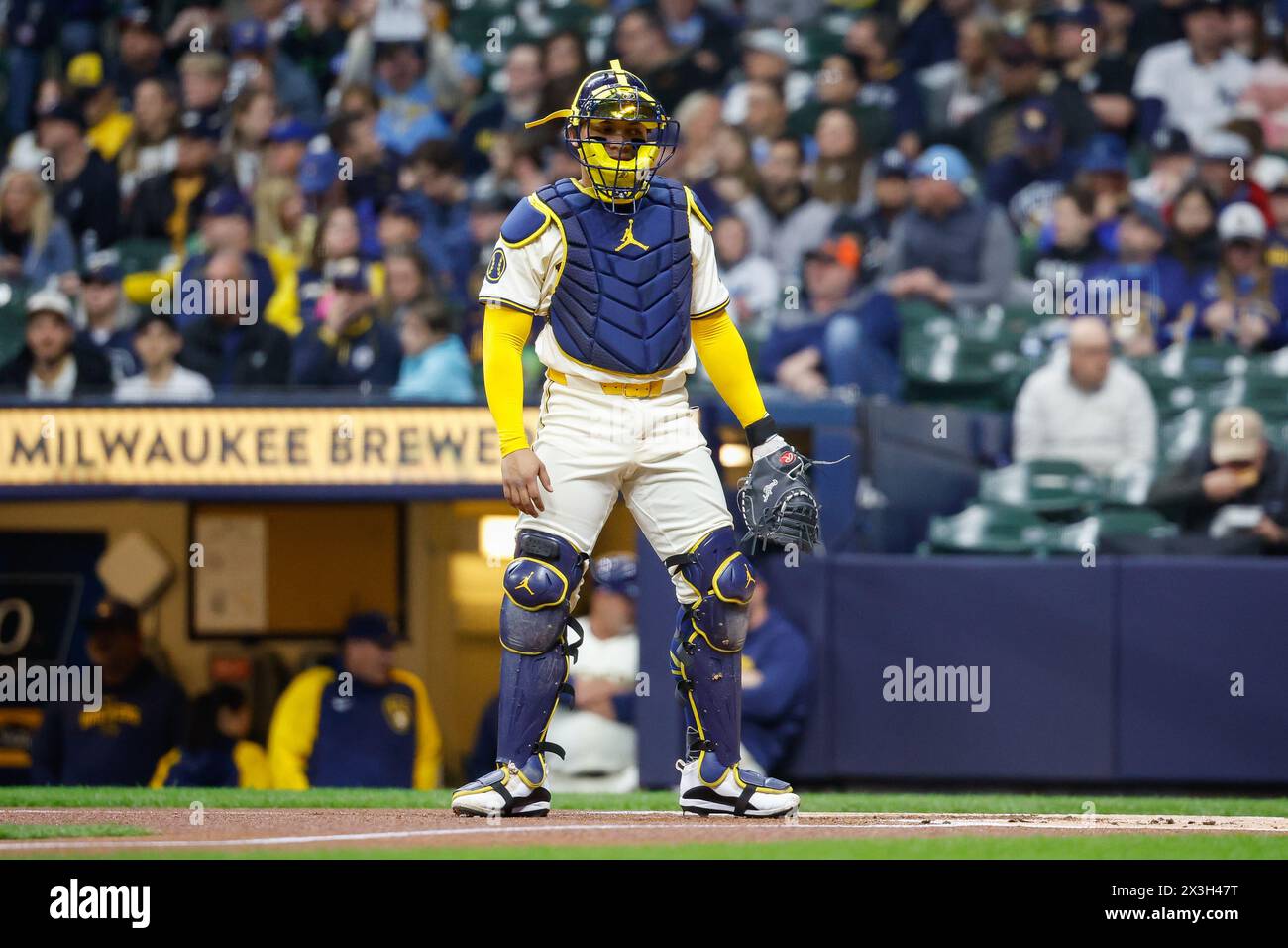 Milwaukee, WI, États-Unis. 26 avril 2024. William Contreras (24 ans), le receveur des Milwaukee Brewers, pendant le match entre les Milwaukee Brewers et les New York Yankees à l'American Family Field à Milwaukee, WISCONSIN. Darren Lee/CSM/Alamy Live News Banque D'Images