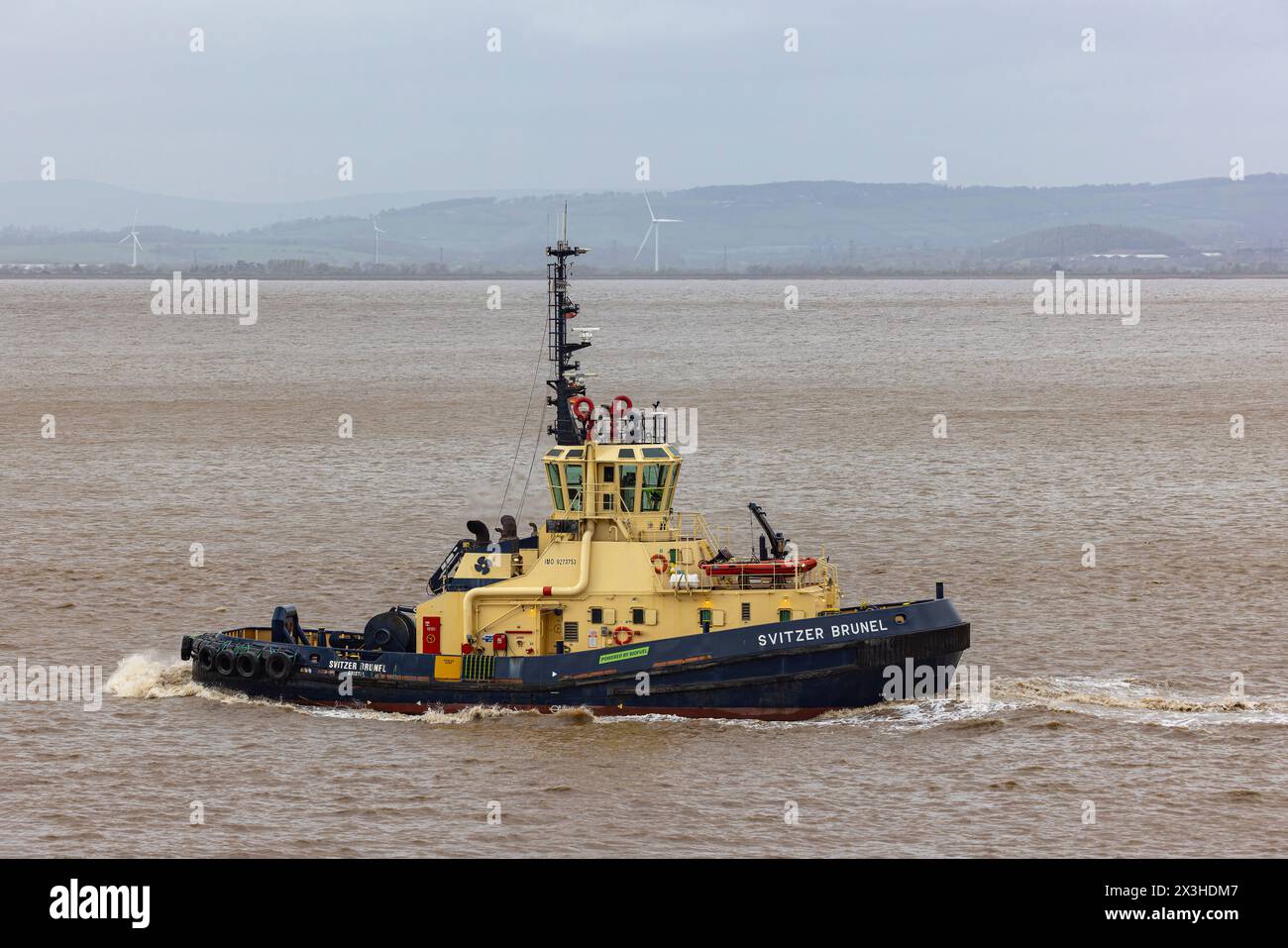 Remorqueur Svitzer Brunel remontant à la rencontre du transporteur vechile en direction des Royal Portbury Docks Banque D'Images