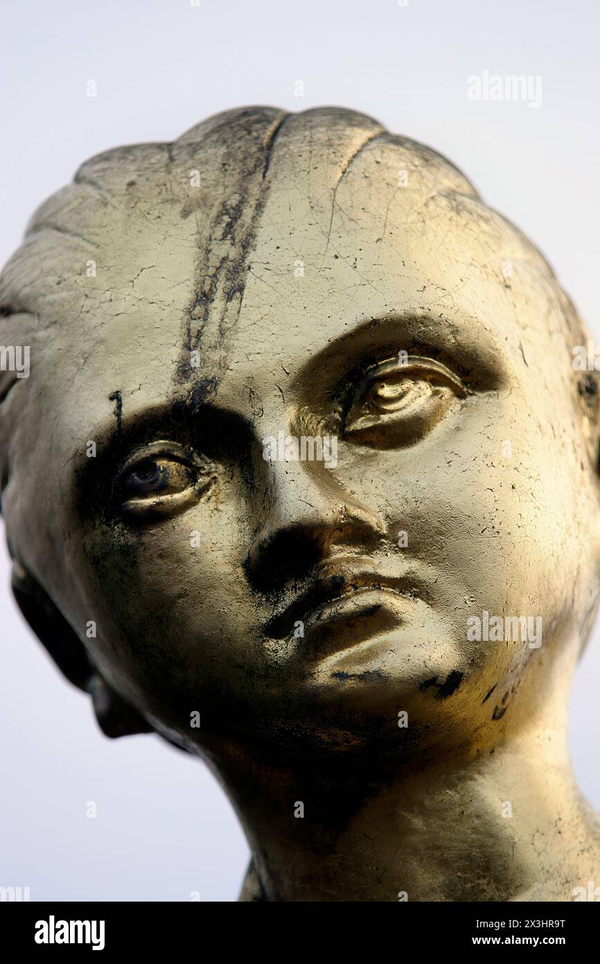 Sculpture en or, jardin Grosser Garten dans les jardins Herrenhaeuser Gaerten, Herrenhausen, Hanovre, basse-Saxe, Allemagne, Europe Banque D'Images