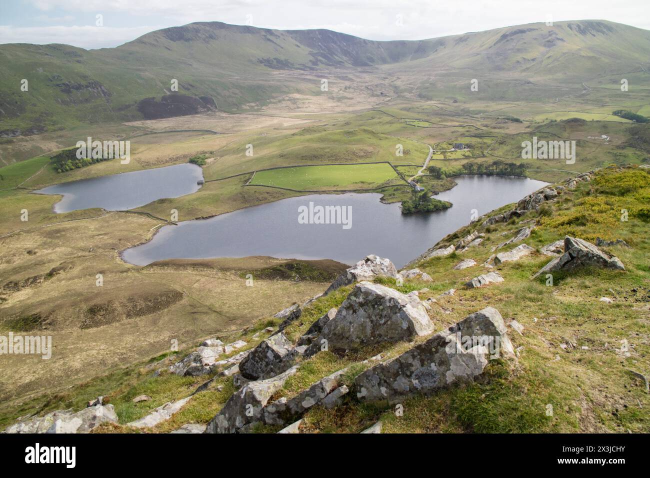 Vue sur les lacs Cregennan, parc national Eryri, Mid Wale, Royaume-Uni Banque D'Images