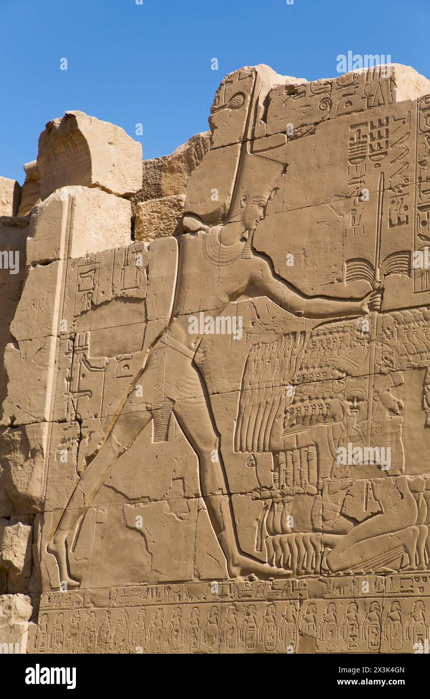 Relief de la Thumose III, septième reliefs de pylône, complexe du temple de Karnak, site du patrimoine mondial de l'UNESCO, Louxor, Égypte Banque D'Images