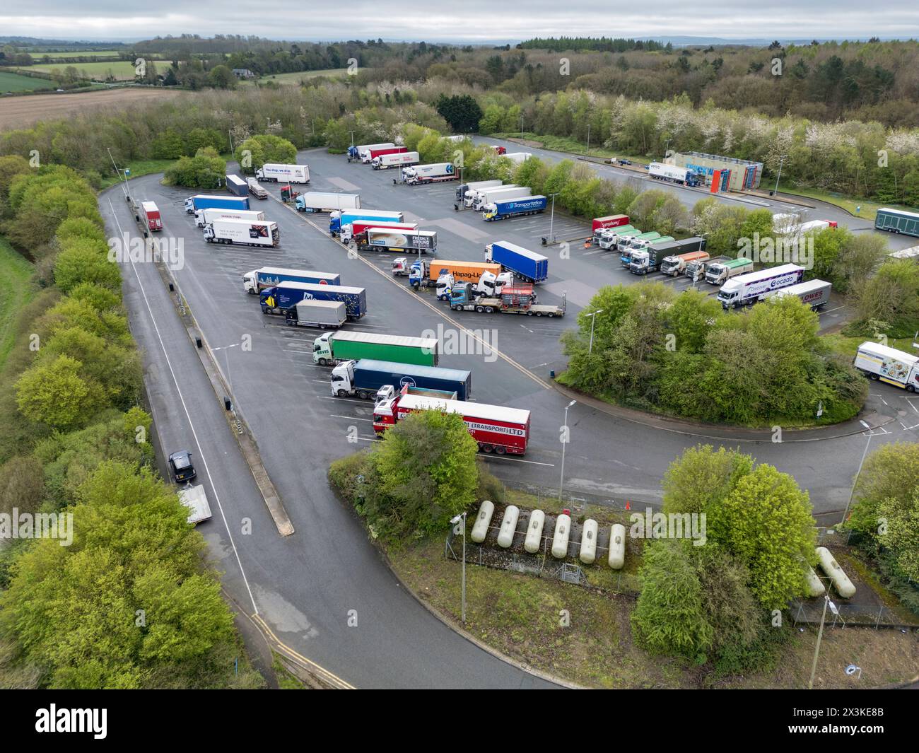 Vue aérienne de l'arrêt camion à Moto Cherwell Valley, Royaume-Uni. Banque D'Images