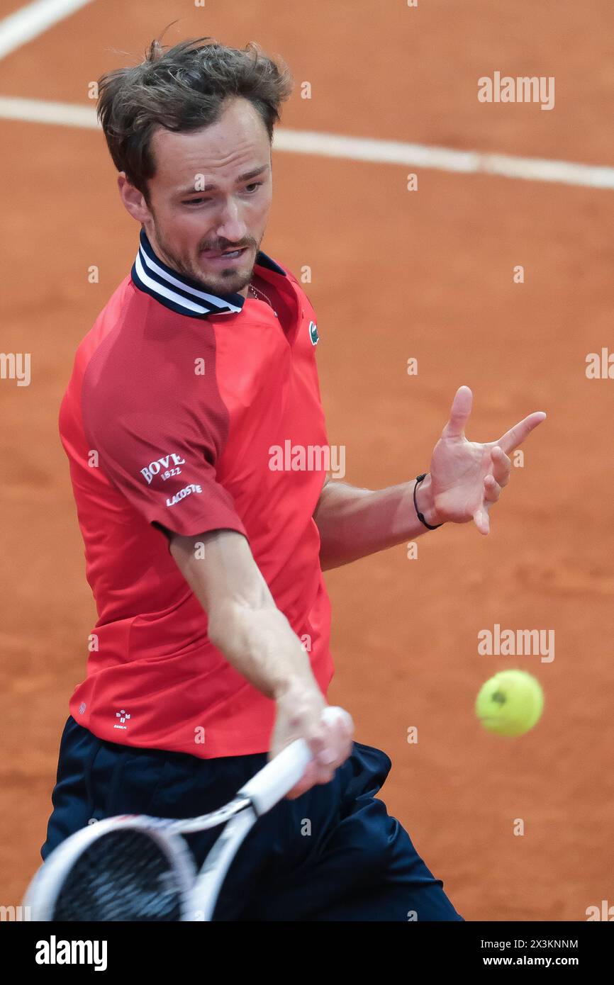 Daniil Medvedev contre Matteo Arnaldi dans le match en simple masculin de 64 lors de la cinquième journée du Mutua Madrid Open à la Caja Magica le 27 avril, Banque D'Images