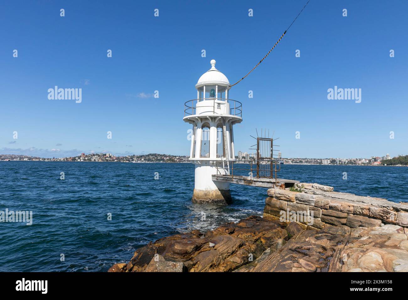 Phare de Robertson(s) point alias phare de Cremorne point sur Cremorne point Headland Sydney Lower North Shore, NSW, Australie, 2024 Banque D'Images