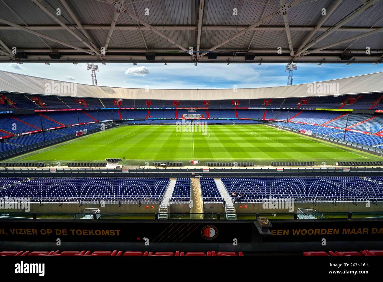 Vue sur le terrain de Kuip Arena - les terrains de jeux officiels du FC Feyenoord Banque D'Images