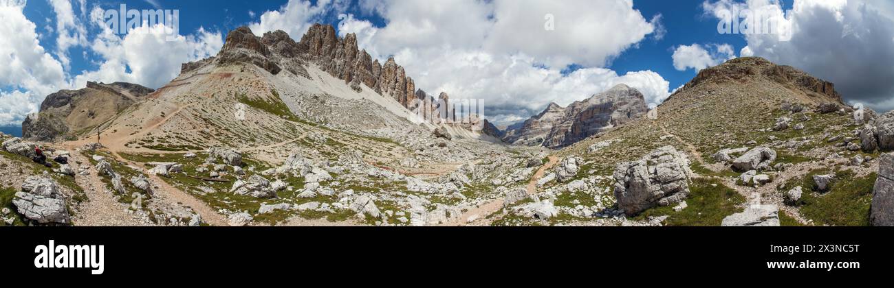 Vallée Val Travenanzes et paroi rocheuse à Tofane gruppe, Mont Tofana de Rozes, Alpes montagnes Dolomites, parc national de Fanes, Italie Banque D'Images