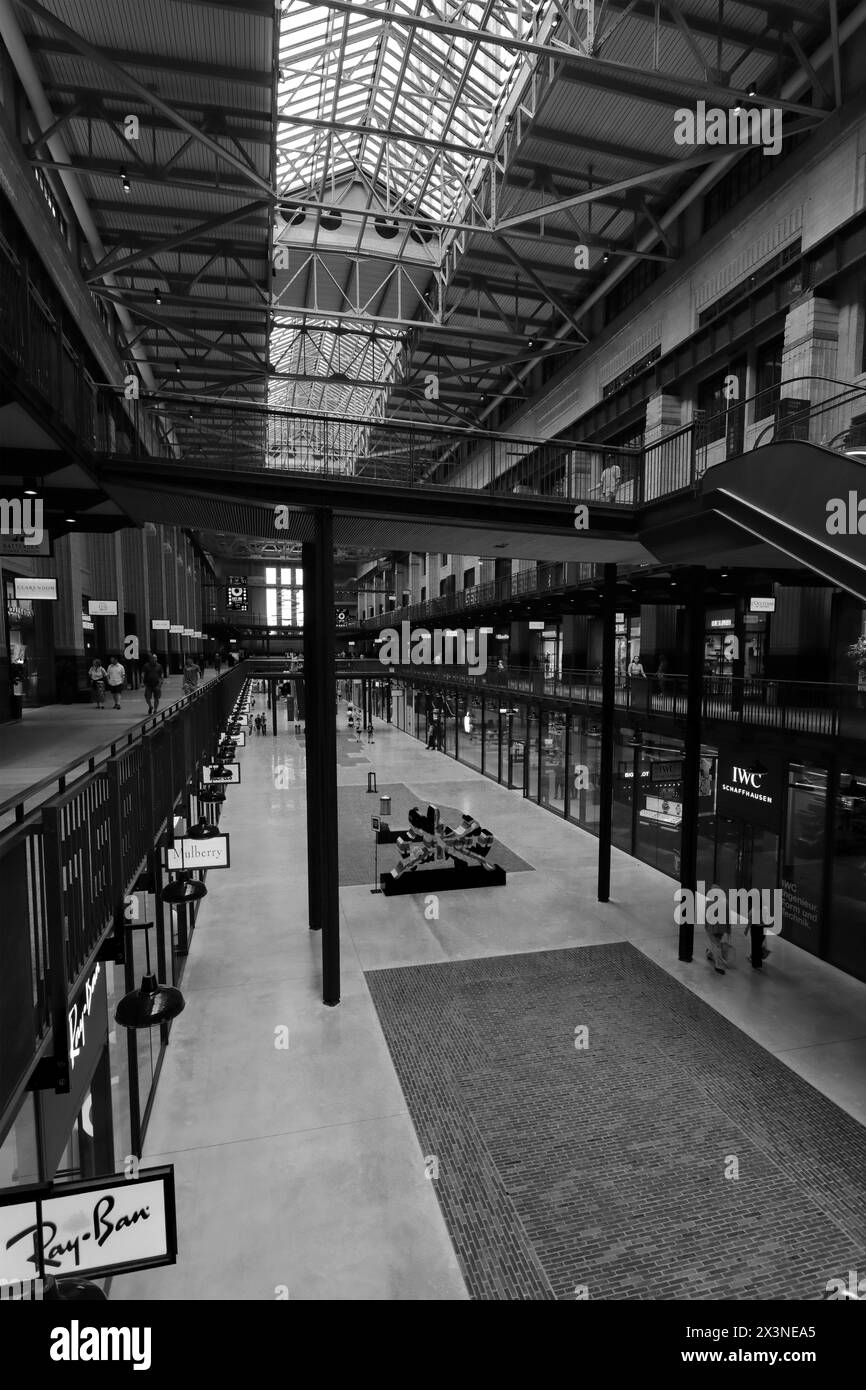 The Interior turbine Hall of Battersea Power Station, Battersea, Londres, Angleterre Banque D'Images