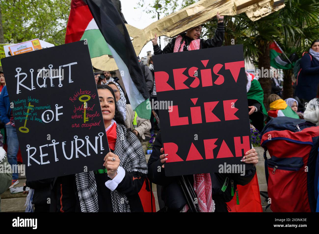 Manifestants au début d'une marche pro-palestinienne appelant à un cessez-le-feu de l'offensive militaire en cours à Gaza par les forces de défense israéliennes. Le m Banque D'Images