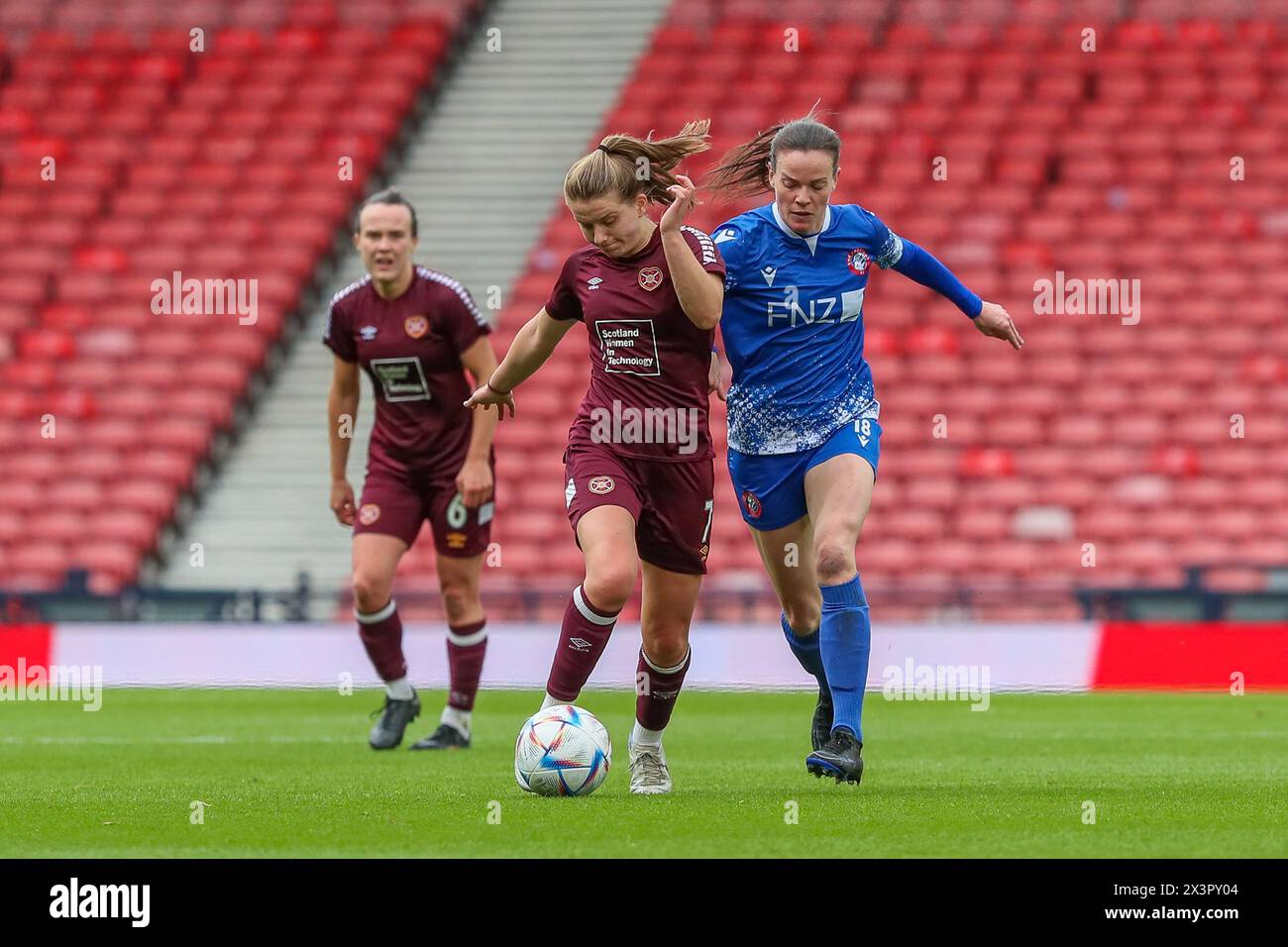 Glasgow, Royaume-Uni. 28 avril 2024. Les Spartans jouent Heart of Midlothian à Hampden Park, Glasgow, Écosse, Royaume-Uni en demi-finale de la Women's Scottish Cup. Le vainqueur de ce match affrontera les Rangers en finale le samedi 25 mai à Hampden Park. Crédit : Findlay/Alamy Live News Banque D'Images