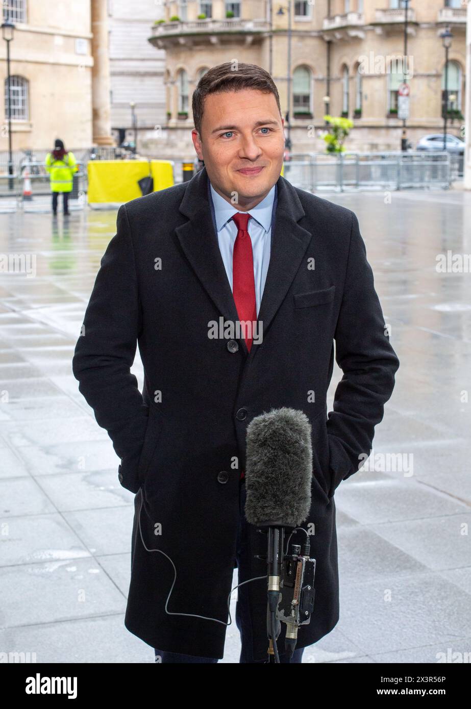 Londres, Royaume-Uni. Avril 28 2024. Shadow Health Secretary Wes Steeting est vu devant la BBC après être apparu dimanche avec Laura Kuenssberg show...Credit : Tayfun Salci / Alamy Live News Banque D'Images