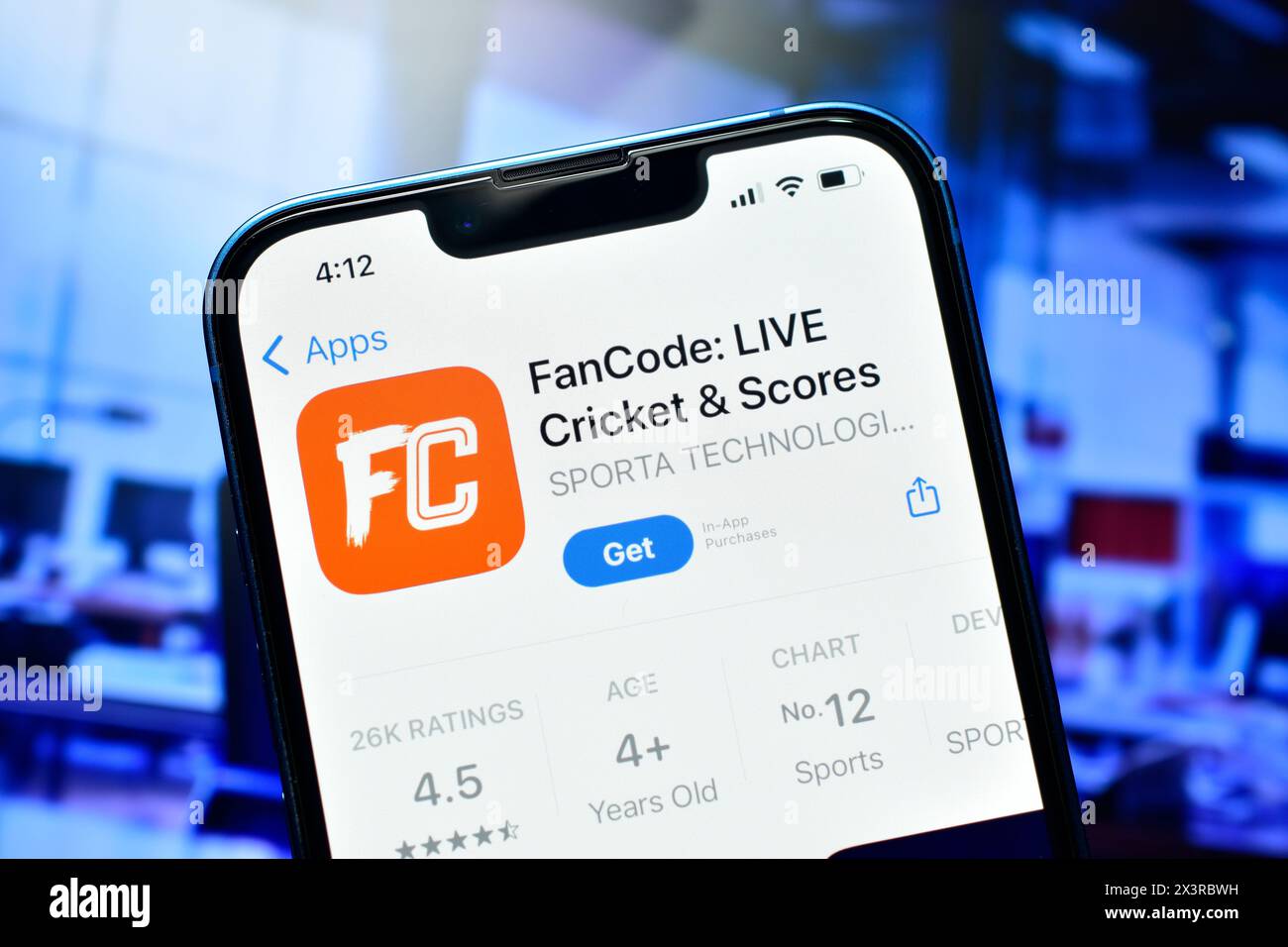 New Delhi, Inde 28 avril 2024 :- Fancode live cricket score app sur smartphone Banque D'Images
