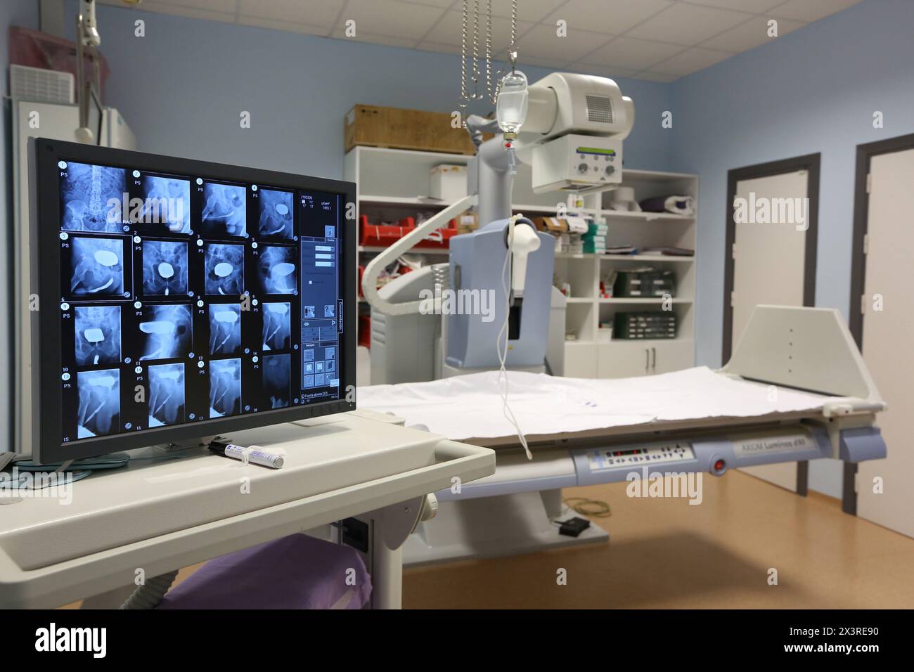 Urétrocystographie, radiographie, Service de radiologie, Hôpital Donostia, Saint-Sébastien, Donostia, Gipuzkoa, pays Basque, Espagne Banque D'Images