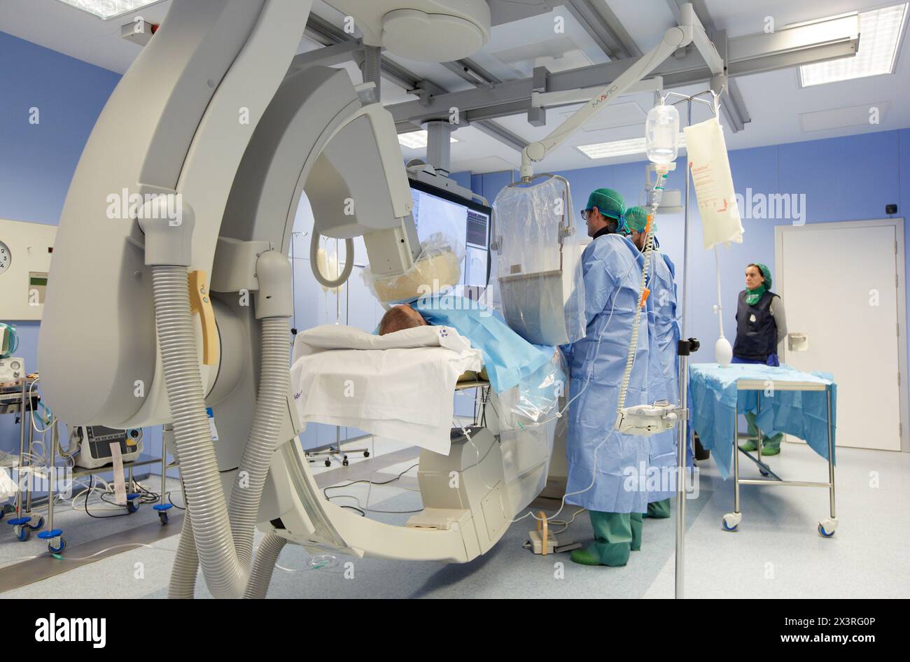 Angioplastie, pose de stent dans les artères coronaires, hémodynamique, salle d'opération, chirurgie, Hôpital Donostia, Saint-Sébastien, Gipuzkoa, pays basque, Espagne Banque D'Images