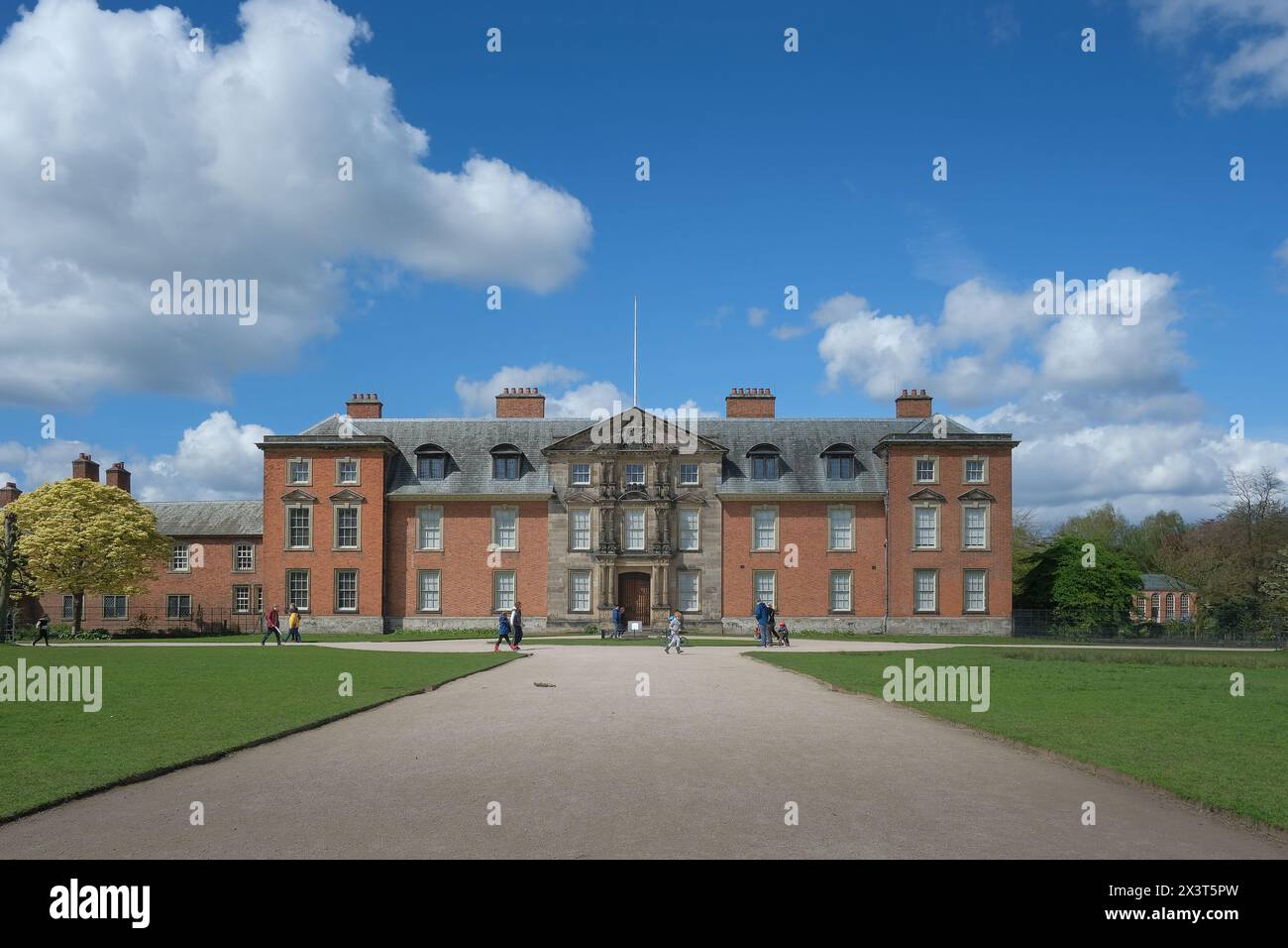 Visiteurs du Dunham Massey Hall and Gardens, Cheshire Banque D'Images