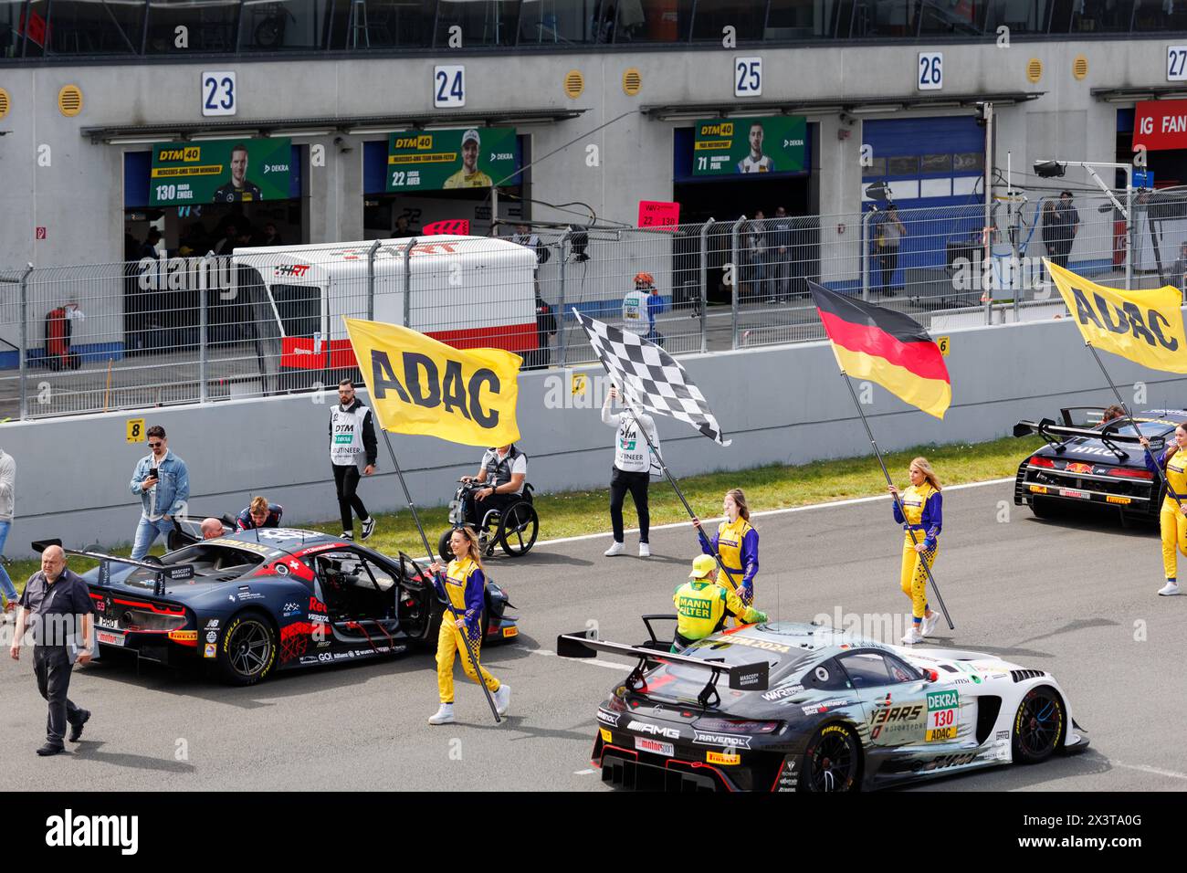 Oschersleben , Allemagne. 29 avril 2024. Vue panoramique rapide Mercedes BMW Audi Lamborghini Ferrari Porsche DTM Oschersleben Motorsport Arena départ de la piste de course. Compétition automobile européenne. Credit : Kyryl Gorlov/Alamy Live News Banque D'Images