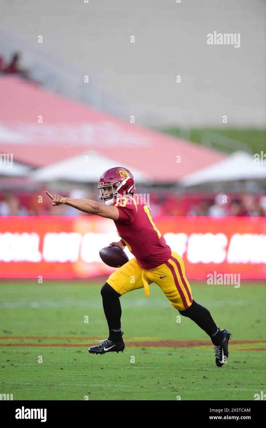 (PHOTOS DE FICHIER) ancien quarterback des Trojans de l'USC (13) Caleb Williams qui est projeté d'aller dans le Top 3 de la draft 2024 de la NFL, le voici photographié le 8 octobre 2022 contre les Cougars de l'État de Washington, la draft de la NFL aura lieu à Detroit le 25 avril 2024. (Crédit obligatoire : Jose / MarinMedia.org) (photographe complet absolu, et crédits requis) Banque D'Images