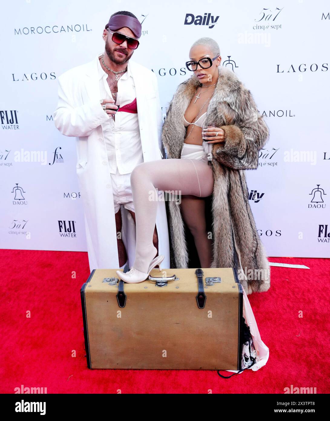 Los Angeles, États-Unis. 28 avril 2024. (De gauche à droite) Brett Alan Nelson et Doja Cat au Daily Front Row's 8th Annual Fashion Los Angeles Awards qui s'est tenu à l'hôtel Beverly Hills à Beverly Hills, CA le dimanche, ?avril 28, 2024. (Photo de Sthanlee B. Mirador/Sipa USA) crédit : Sipa USA/Alamy Live News Banque D'Images