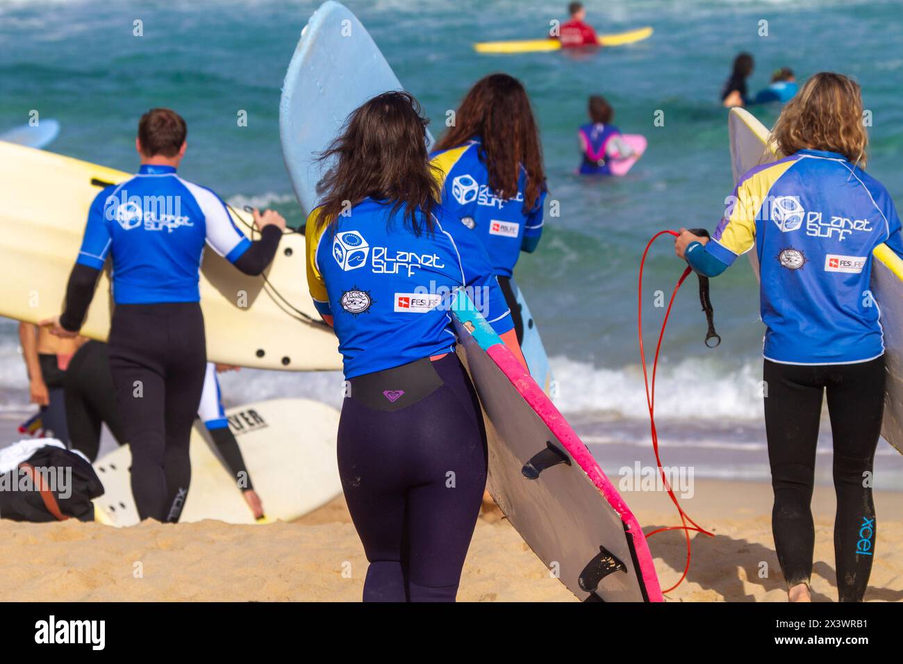 Europe, Espagne, Canarie, Fuerteventura. Surfez. Leçon collective Banque D'Images