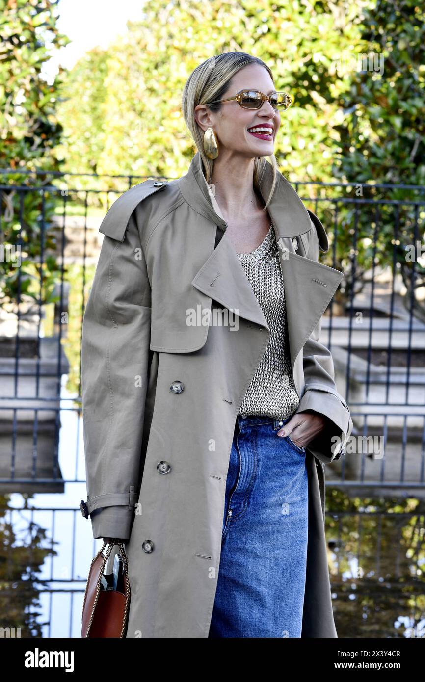 Helena Bordon - Street style regarde la semaine de la mode de Paris - en dehors de Stella McCartney - Paris - France Banque D'Images