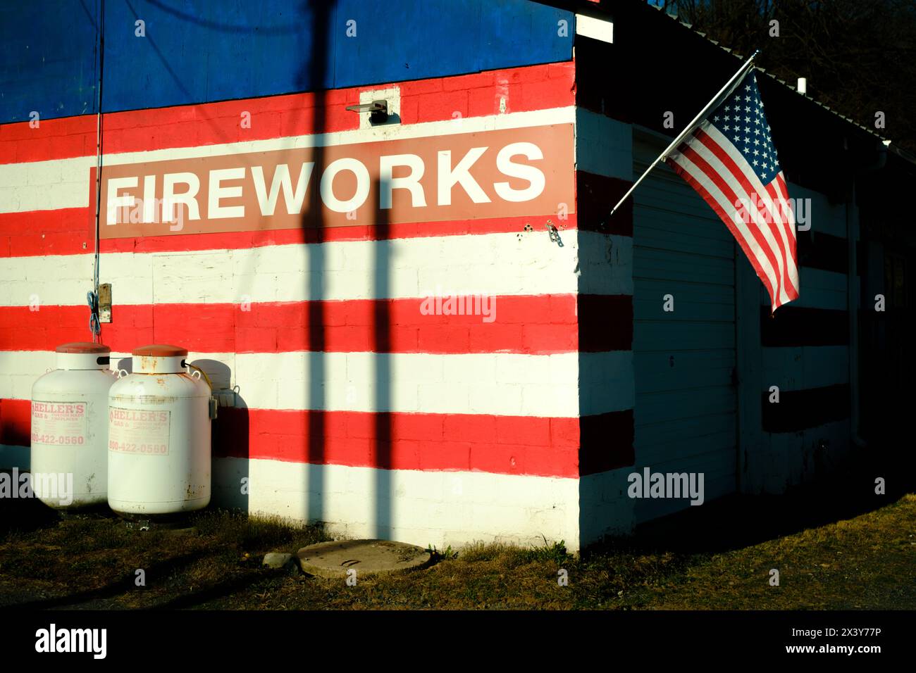 Feu d'artifice et drapeau américain à Tannersville, Pennsylvanie Banque D'Images