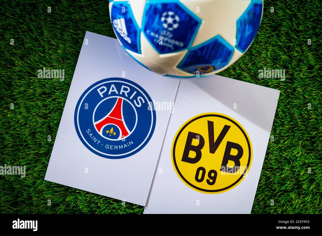 PARIS, FRANCE, AVRIL 28. 2024 : Paris Saint-Germain (FRA) vs Borussia Dortmund (GER). Demi-finales de football UEFA Champions League 2024 en Europe. Logo Banque D'Images