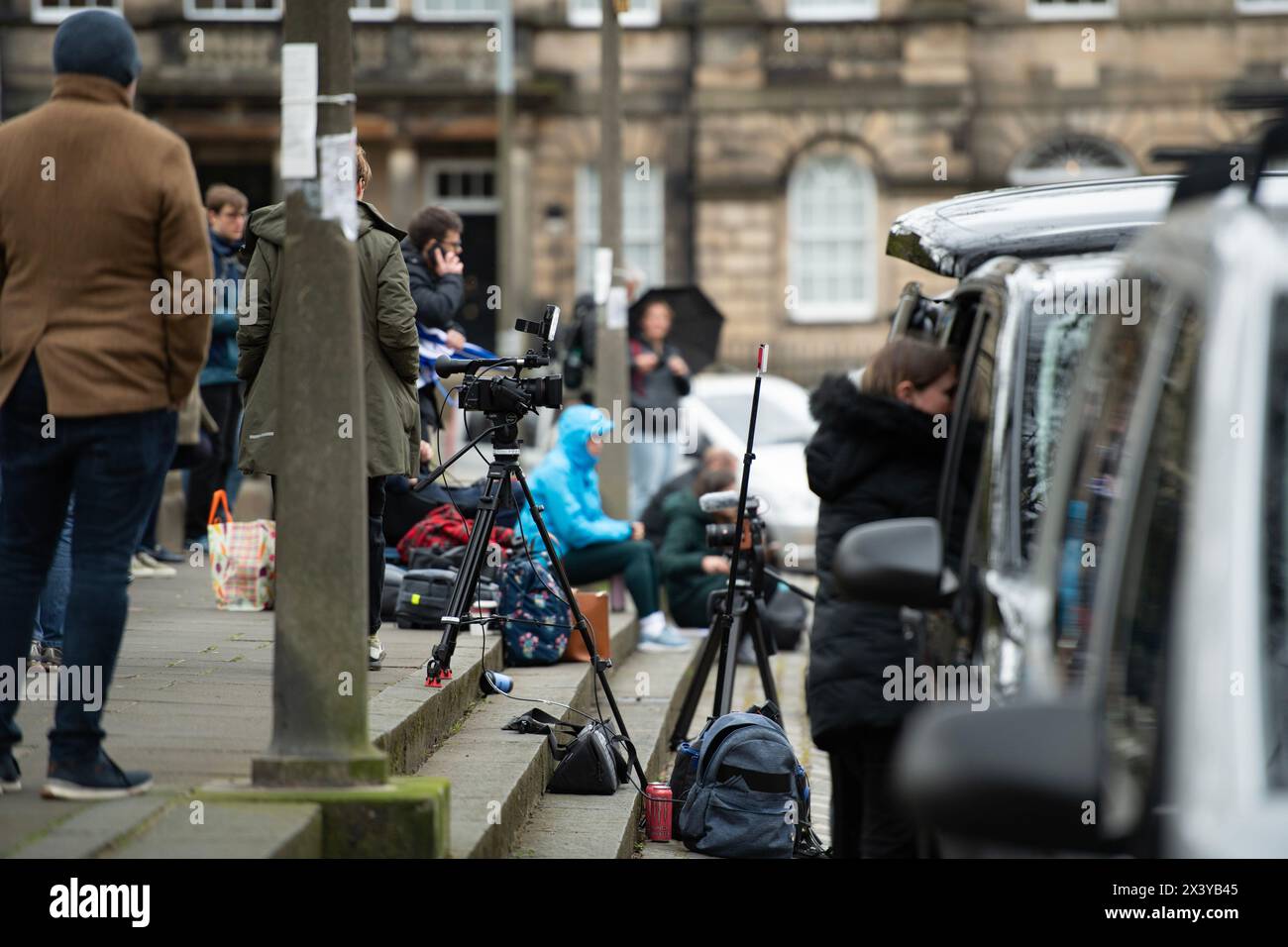 Édimbourg, Écosse, Royaume-Uni. 29 avril 2024. SUR LA PHOTO : scènes à l'intérieur du Parlement et à l'extérieur de Bute House le jour où le premier ministre écossais, Humza Yousaf, député, annonce sa démission cet après-midi. Crédit : Colin d Fisher crédit : Colin Fisher/Alamy Live News Banque D'Images