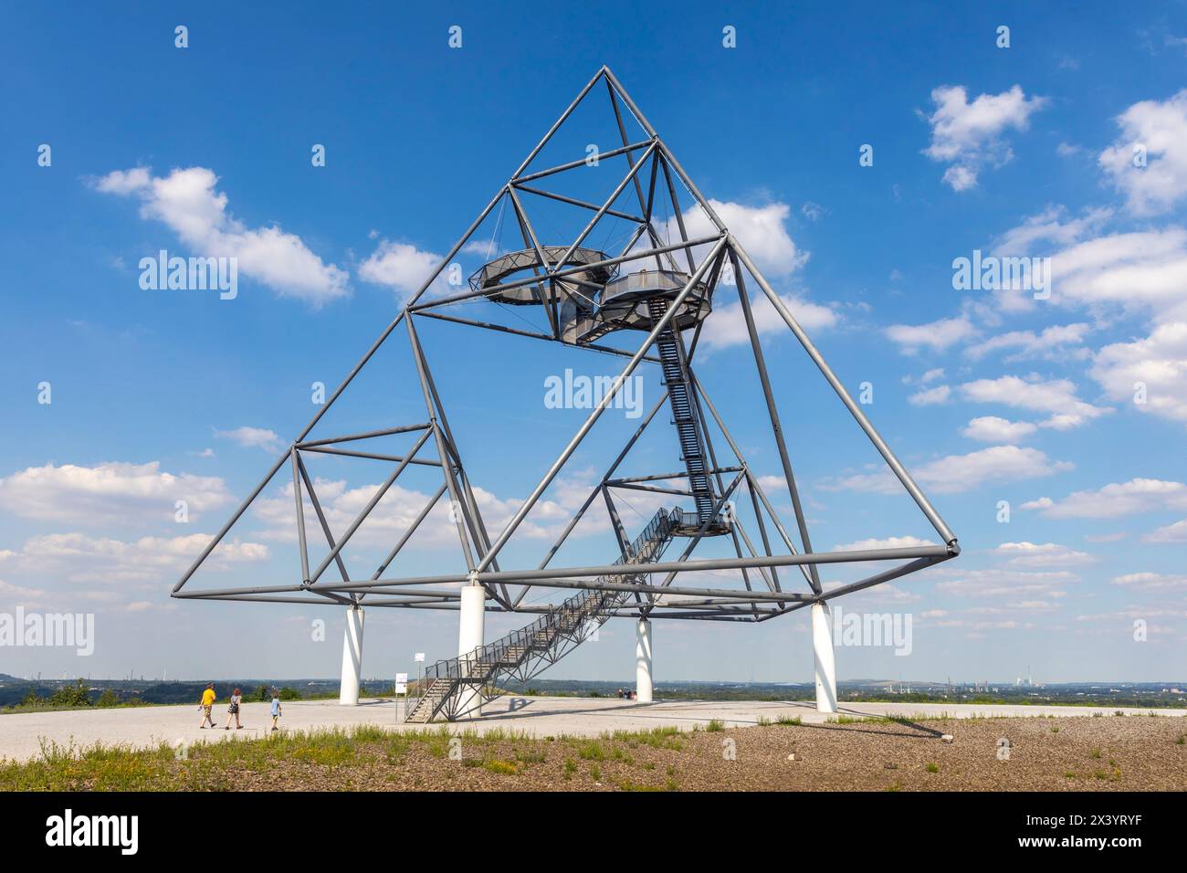 Allemagne, région de la Ruhr, Rhénanie-du-Nord-Westphalie, Bottrop, tétraèdre sur la décharge Beckstraße Banque D'Images