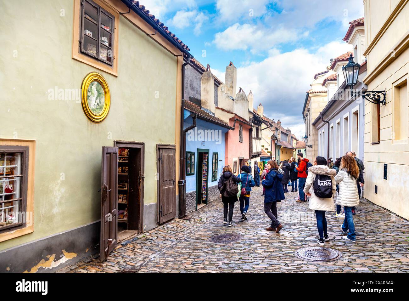 Maisons colorées historiques du XVIe siècle le long de la ruelle d'Or, château de Prage, Prague, République tchèque Banque D'Images