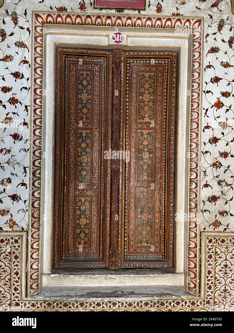 Beaux arts muraux à l'intérieur du palais du fort Bikaner, qui appartient aux familes royales du rajasthan Banque D'Images