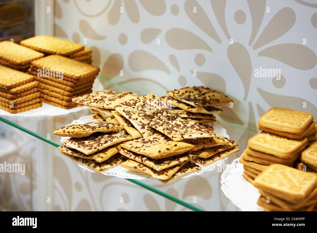 Confiserie sur une étagère dans le magasin Banque D'Images