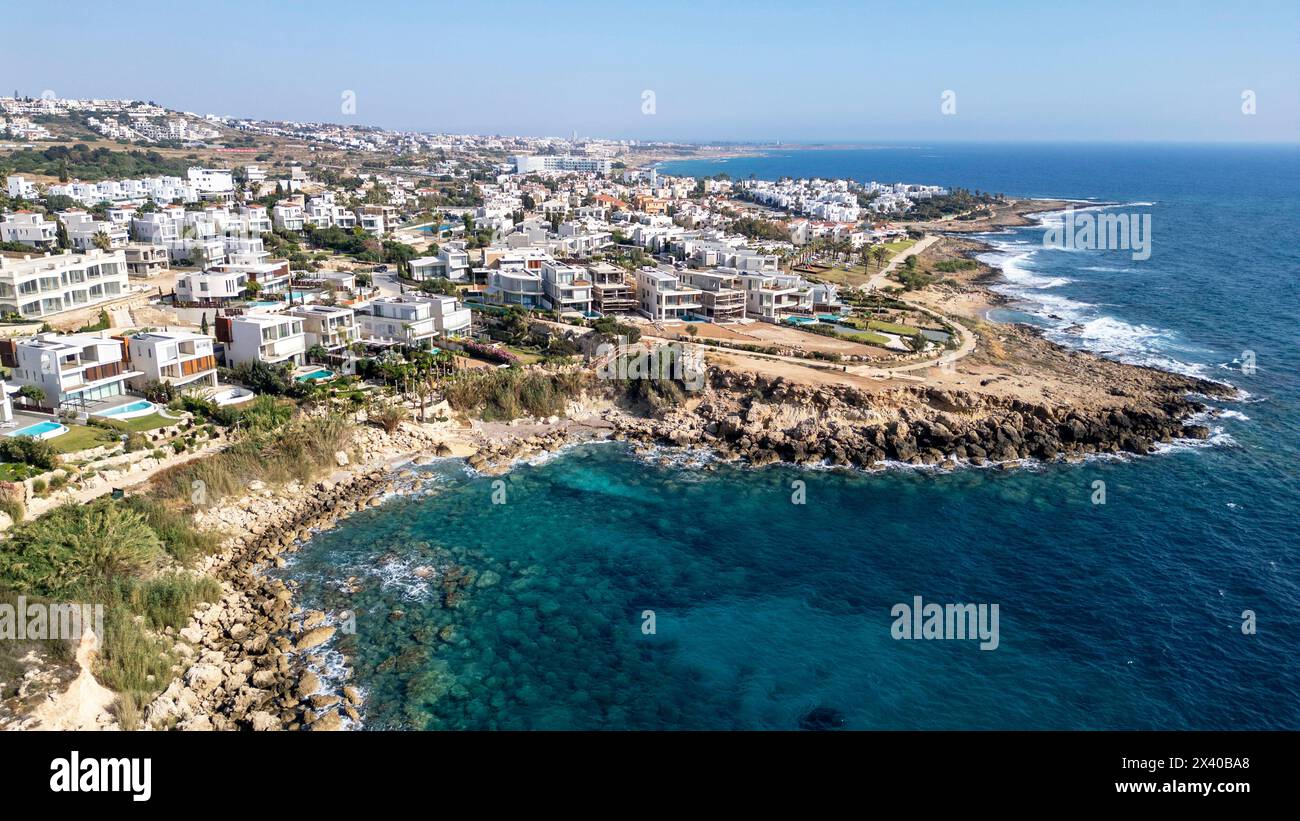 Vue aérienne de la côte à Chloraka, Paphos, Chypre Banque D'Images