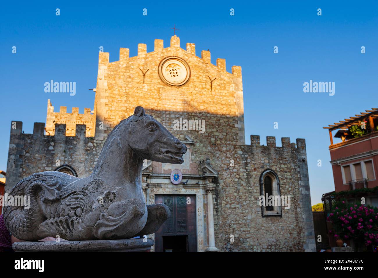 Piazza Duomo, détail de la fontaine à Taormina, Sicile, Italie ; Sicile, Italie Banque D'Images