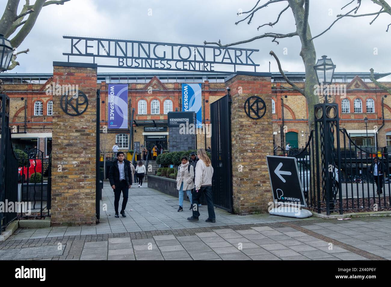 LONDRES - 5 MARS 2024 : Kennington Park Business Centre sur Brixton Road dans le sud-ouest de Londres Banque D'Images
