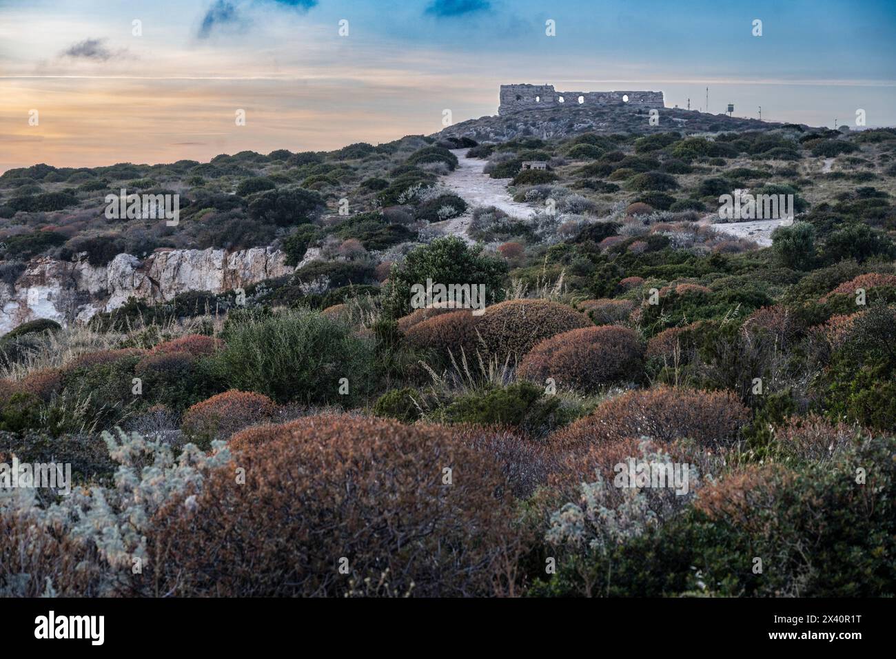 Phare de Faro di Capo Sant'Elia, très proche de la ville de Cagliari en Sardaigne, Italie ; Sardaigne, Italie Banque D'Images