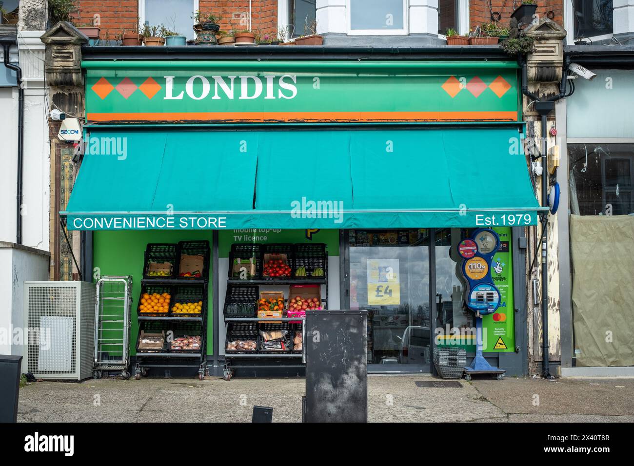 LONDRES - 30 MARS 2024 : magasin Londis à West Hampstead, NW6. Chaîne de magasins de proximité appartenant à Tesco Banque D'Images