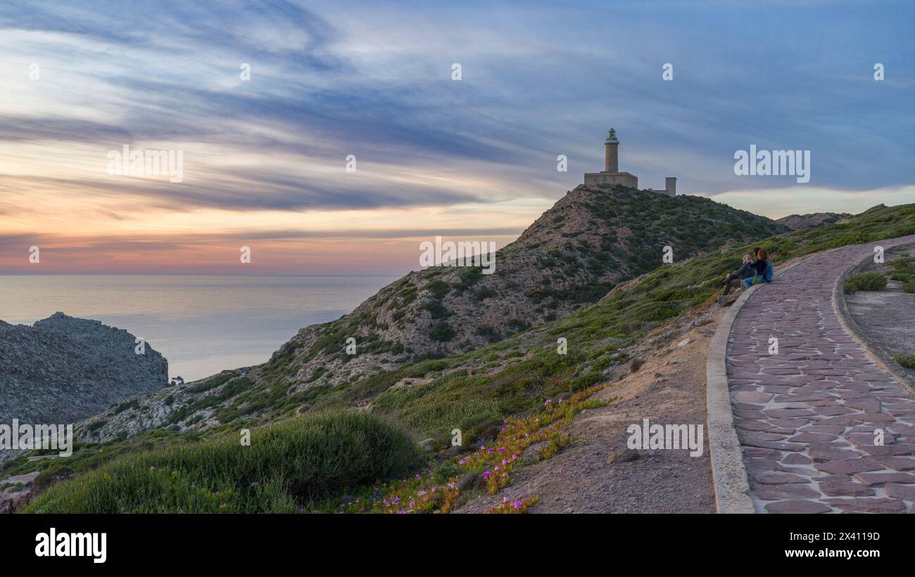 Phare de Capo Sandalo sur l'île de San Pietro, sur la côte sud-ouest de la Sardaigne, Italie ; Carloforte, Sardaigne du sud, Italie Banque D'Images