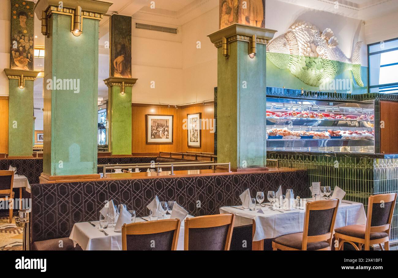 Paris Montparnasse, 14eme arrondissement, brasserie la Coupole (style art déco) Banque D'Images