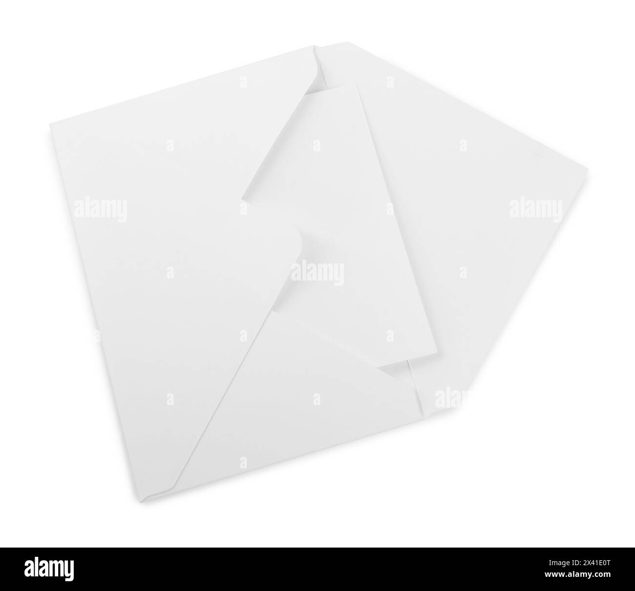 Une enveloppe lettre avec carte isolée sur blanc Banque D'Images