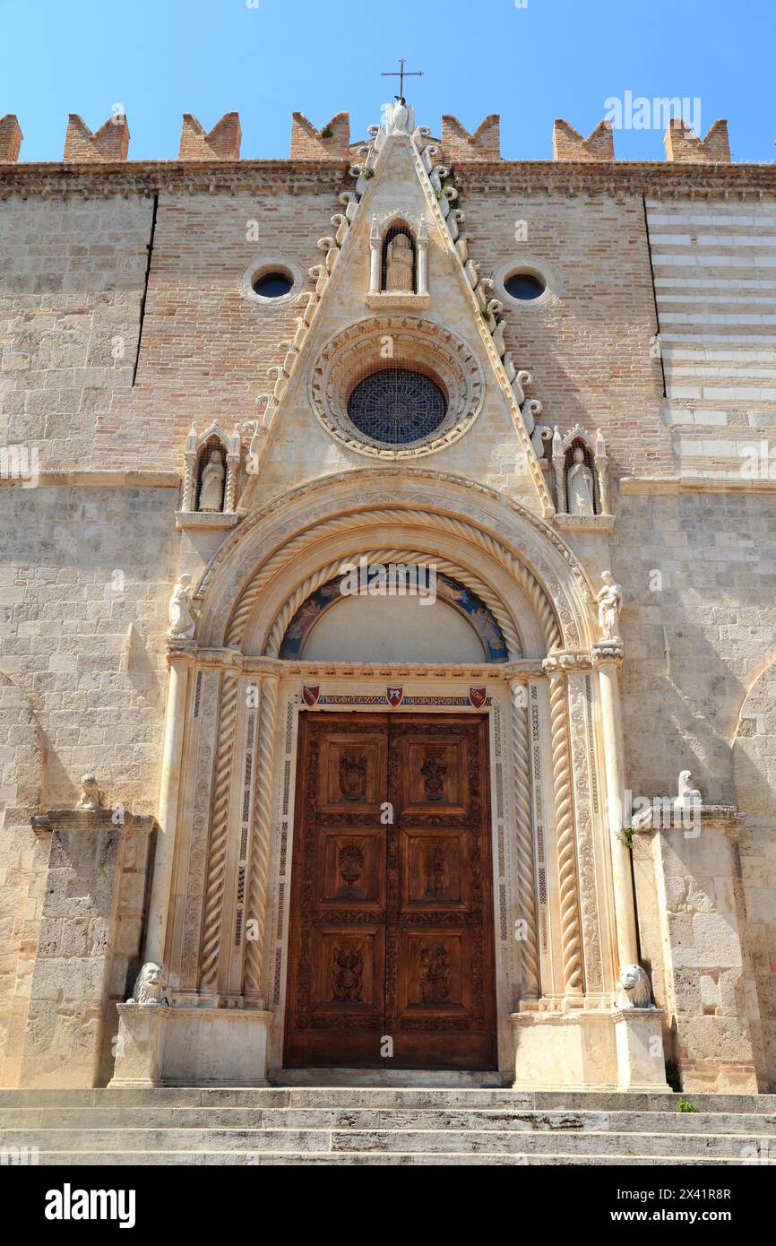 Cathédrale de Teramo, Italie. Duomo di Teramo, Cattedrale di Santa Maria Assunta Banque D'Images
